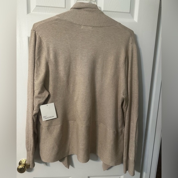 89th + Madison Beige Sweater - Picture 2 of 2